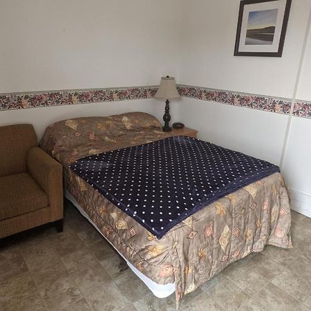 Balgonie Motel Motor Inn Pilot Butte Eksteriør bilde